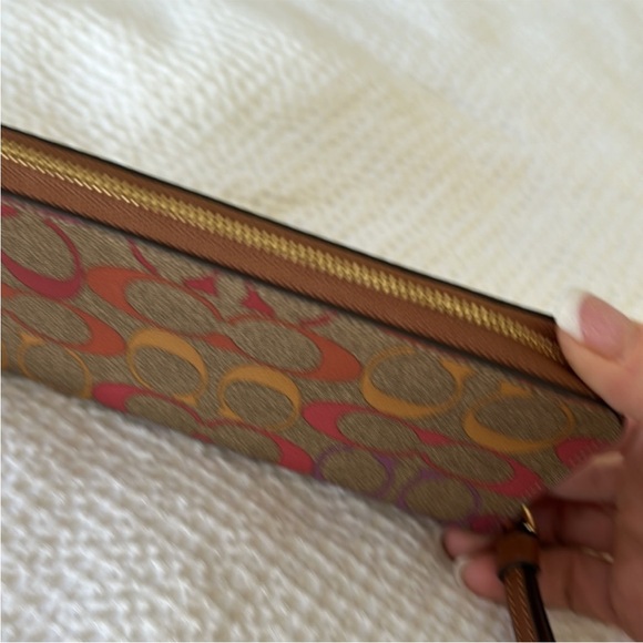 ➰ NEW W/O TAGS AUTHENTIC COACH CC MONOGRAM WRISTLET WALLET - Picture 6 of 8